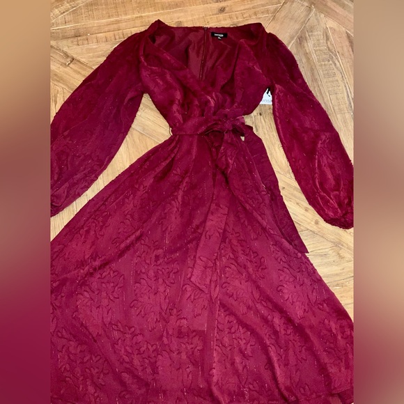 Kensie Burgundy dress - size 10 - nwt - chiffon fit & flare (holiday vibes!) - Picture 4 of 11